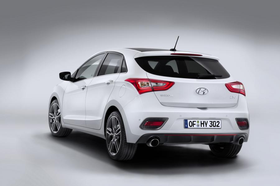  Hyundai i30 5-Door Turbo 2015 года  (фото 6 из 23)